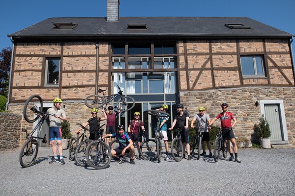 Ga je op uitnodiging van ons Sport & Play Team mee op ons jaarlijkse mountainbike weekend? Ga je op uitnodiging van ons Sport & Play Team mee op ons jaarlijkse mountainbike weekend?